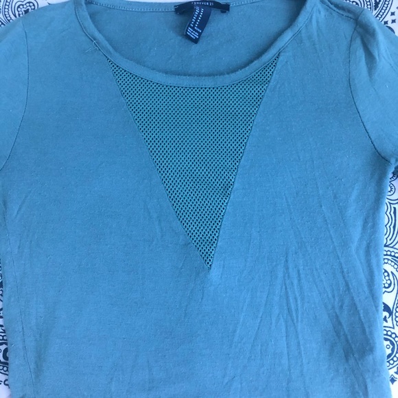 Forever 21 long sleeve crop top. - Picture 1 of 4